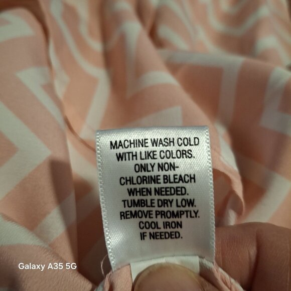 Candies Chevron Print Sleeveless Blouse With Back Button Keyhole Closure M - Picture 6 of 6